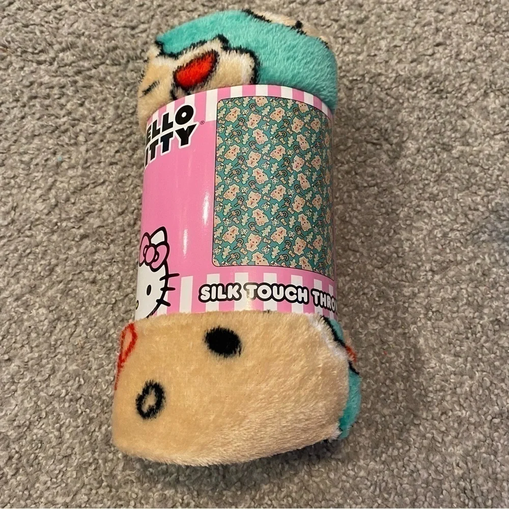 Hello Kitty Gingerbread Silky Plush Throw Blanket NEW Christmas Green Tan